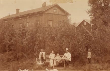 Ali-Härri farm with people, 1912