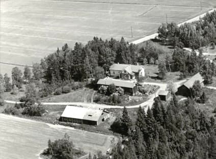 Aerial view of Ali-Härri, older